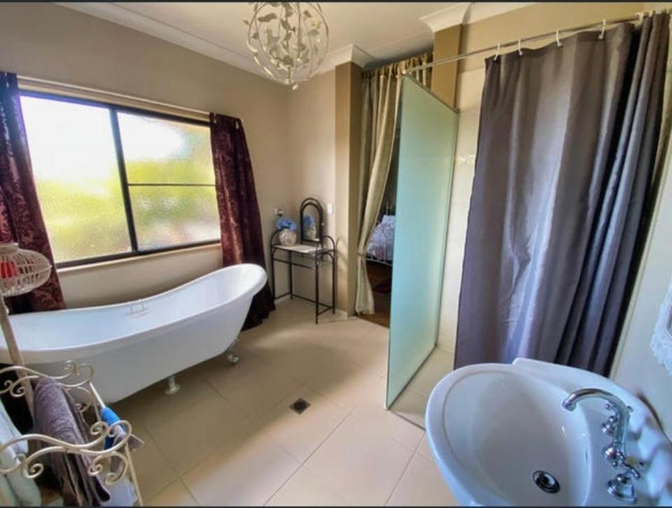 Golden Lace B&B Sarina Luaran gambar