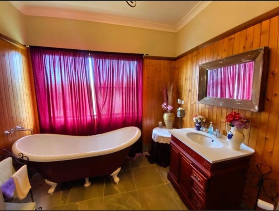 Golden Lace B&B Sarina Luaran gambar